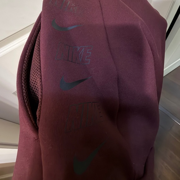 Nike Women's Center Swoosh Pullover Hoodie Sweatshirt Size Large Burgundy Maroon - Picture 10 of 12